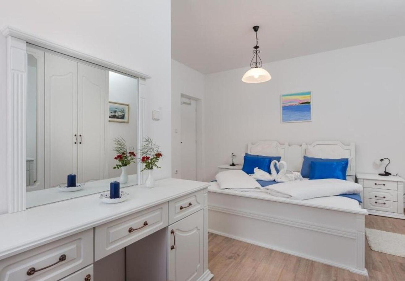 Apartments Ante - With Pool Cavtat Ngoại thất bức ảnh